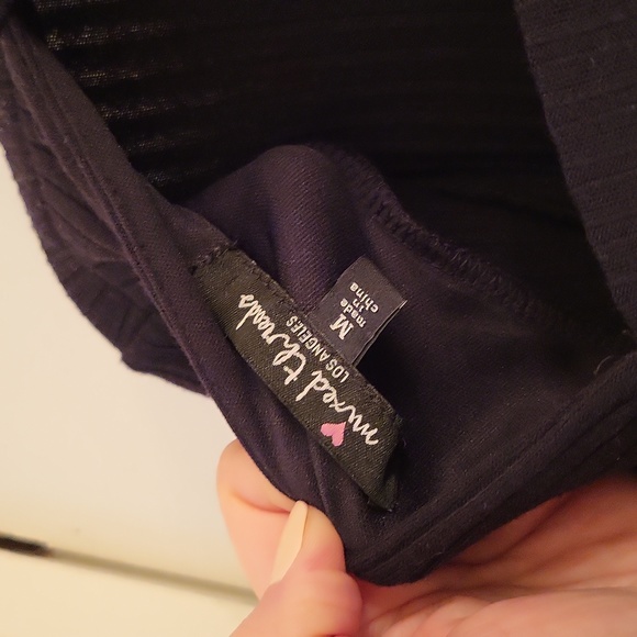 Mock neck open back crop sweater - Picture 3 of 4